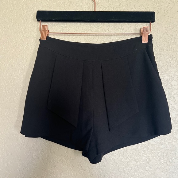 Lush shorts size Small black - Picture 9 of 12